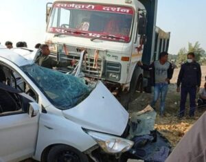 car_and_tipper_accident_in_bardiya_79hbWBnjxd